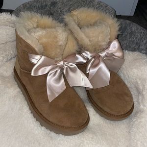 Womens Mini Uggs